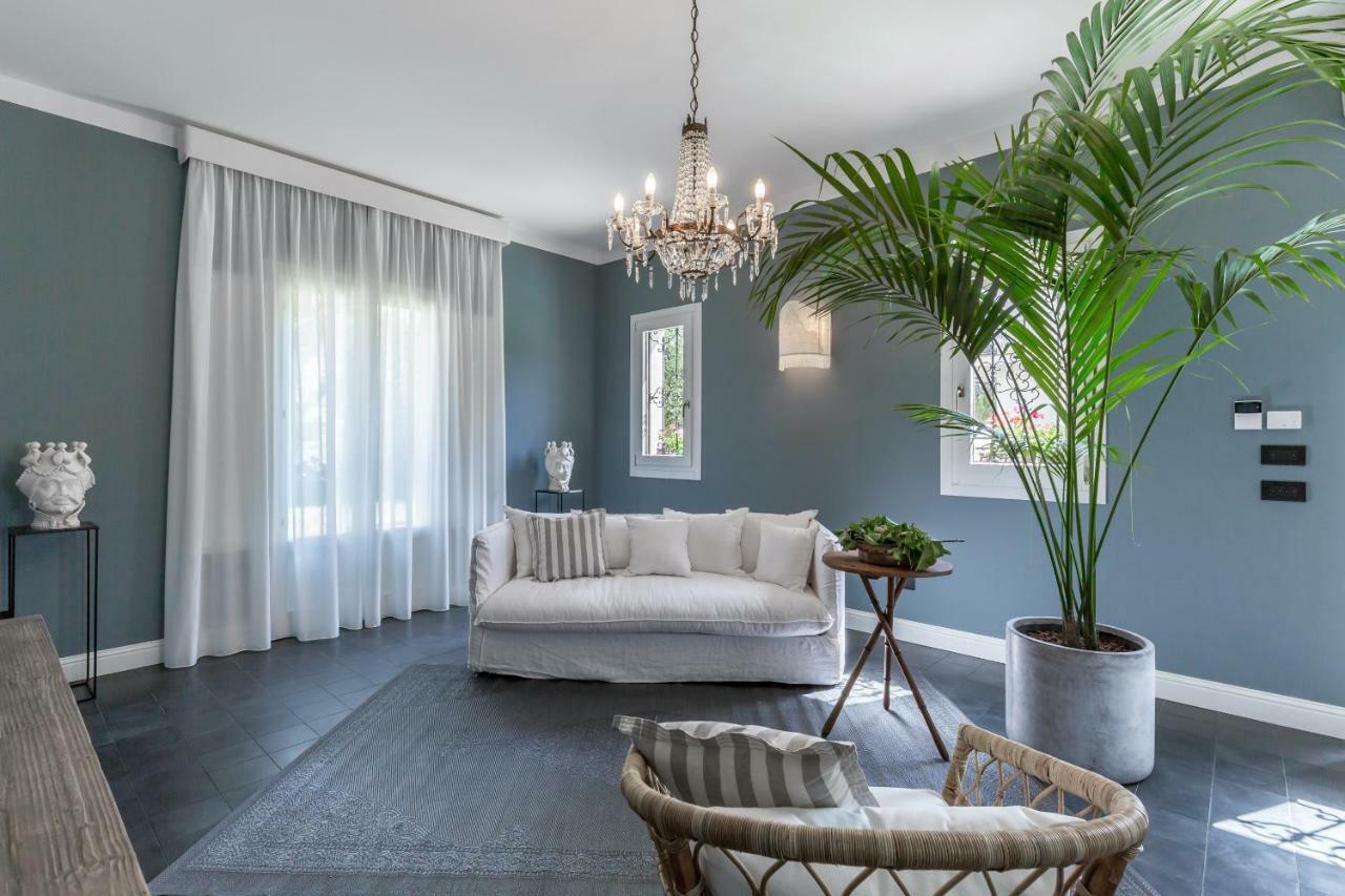 Villa Raphael Avola Bagian luar foto