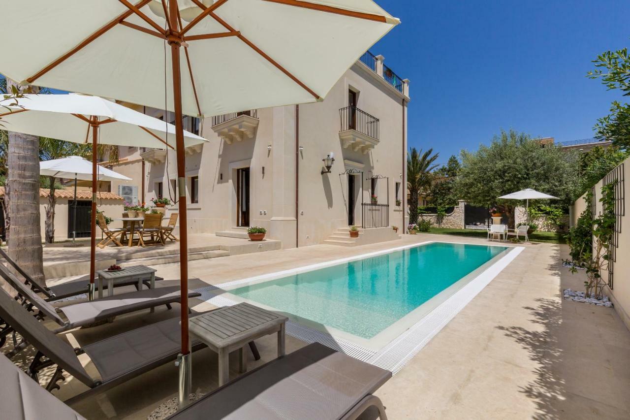 Villa Raphael Avola Bagian luar foto