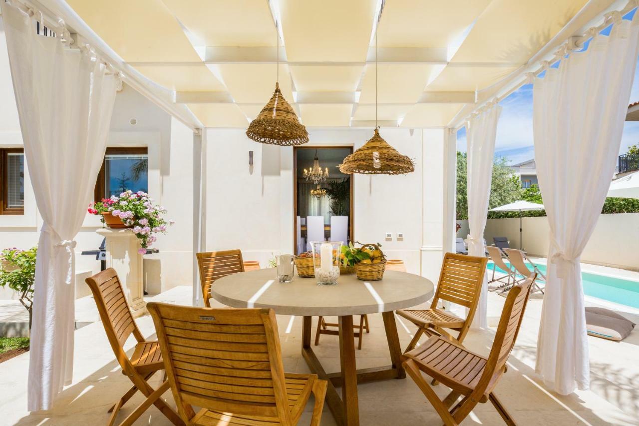 Villa Raphael Avola Bagian luar foto